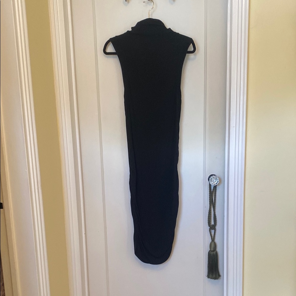 Kenzie Black Sleeveless MIDI Dress